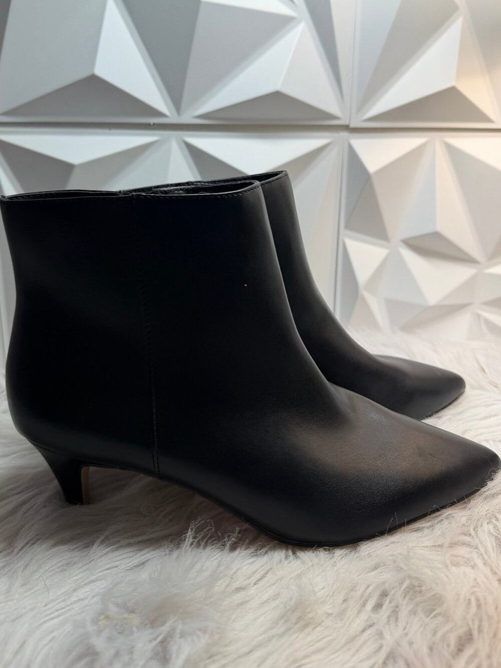 Banana Republic Black Pointed Toe Kitten Heel Ankle Boots SZ 8